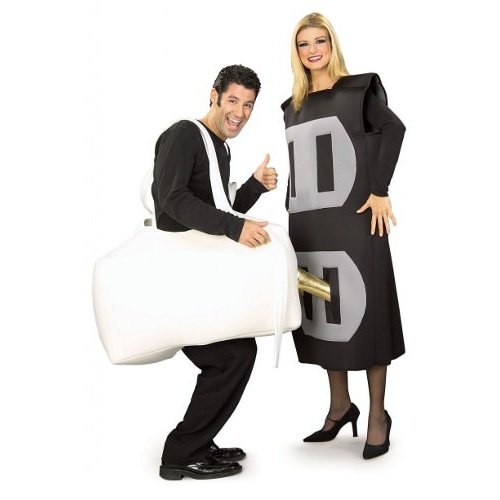 Compra tu disfraz de enchufe para parejas por 60,75