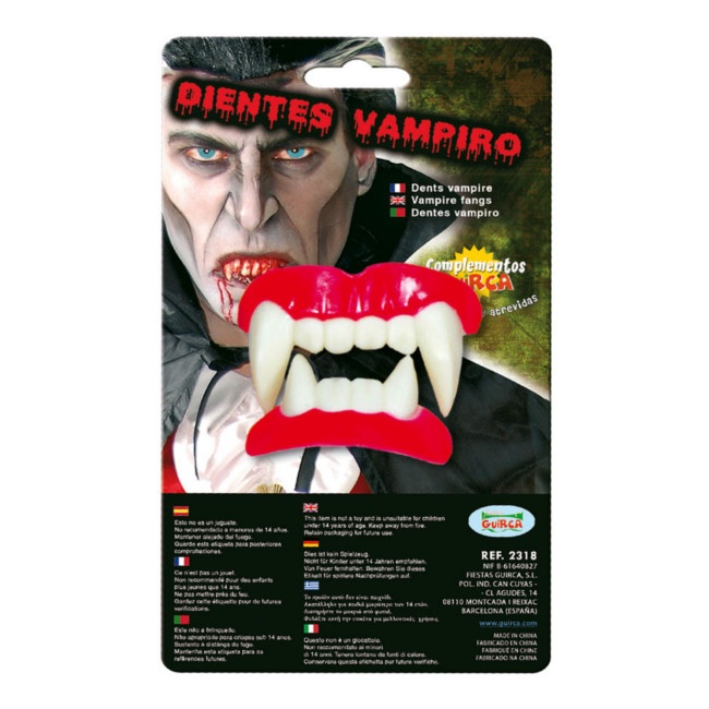 Vista delantera del dientes vampiro en stock