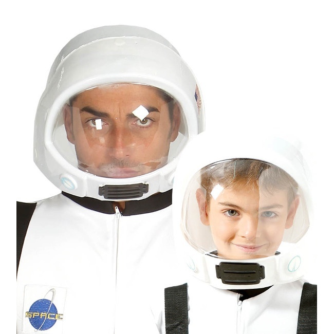 Vista delantera del casco de astronauta en stock