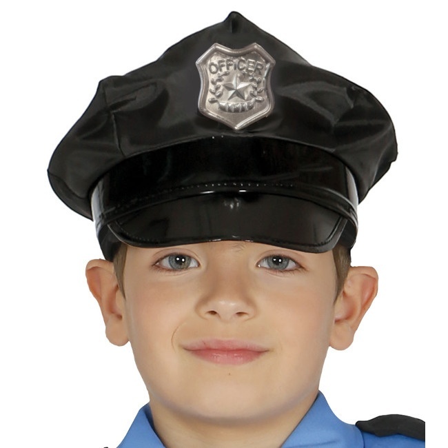 Vista frontal del gorra de policía negra en stock