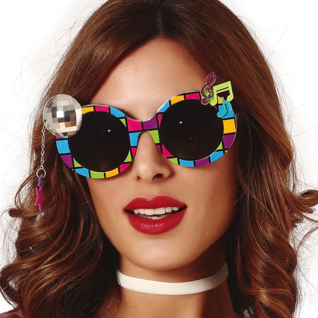Vista frontal del gafas estilo disco en stock