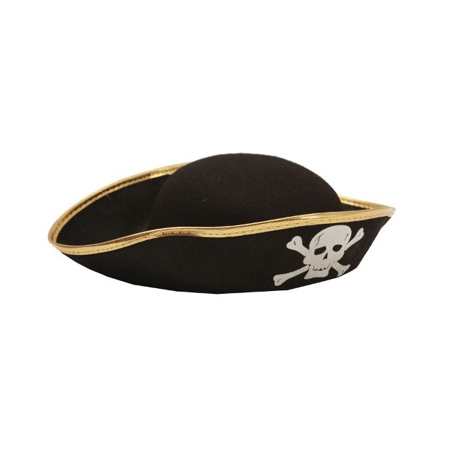 Vista frontal del sombrero pirata corsario en stock