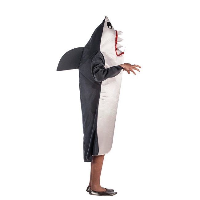 Foto lateral/trasera del modelo de tiburón blanco infantil