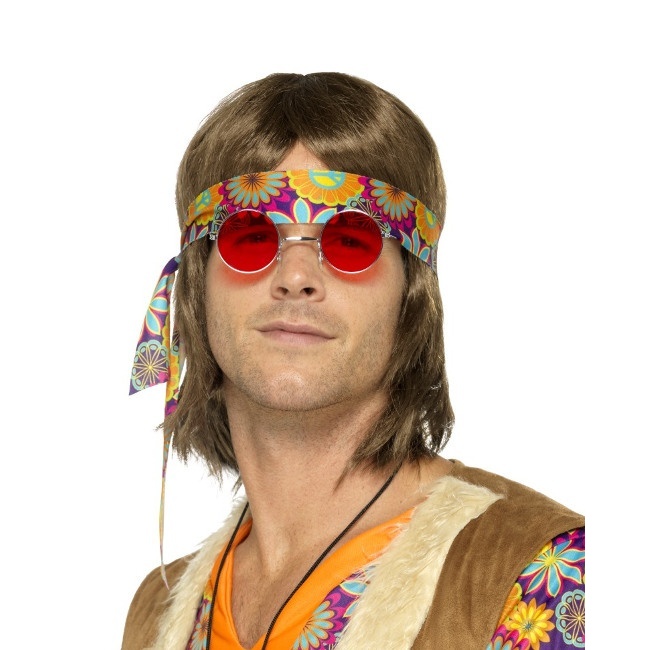 Foto detallada de gafas hippie rojas