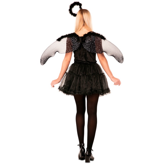 Foto lateral/trasera del modelo de ángel negro con alas