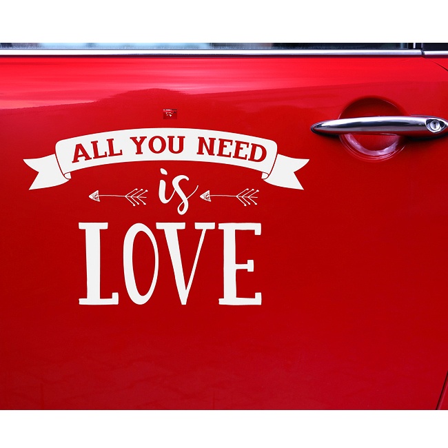 Foto detallada de adhesivo para coche All You Need is Love de 33 x 45 cm - 1 unidad