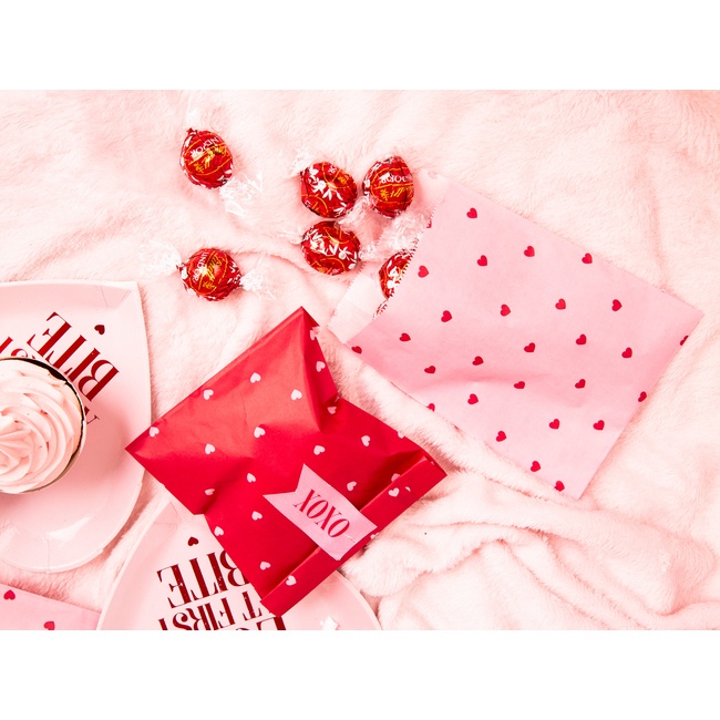 Foto detallada de bolsas de papel con corazones de San Valentín con pegatinas - 6 unidades