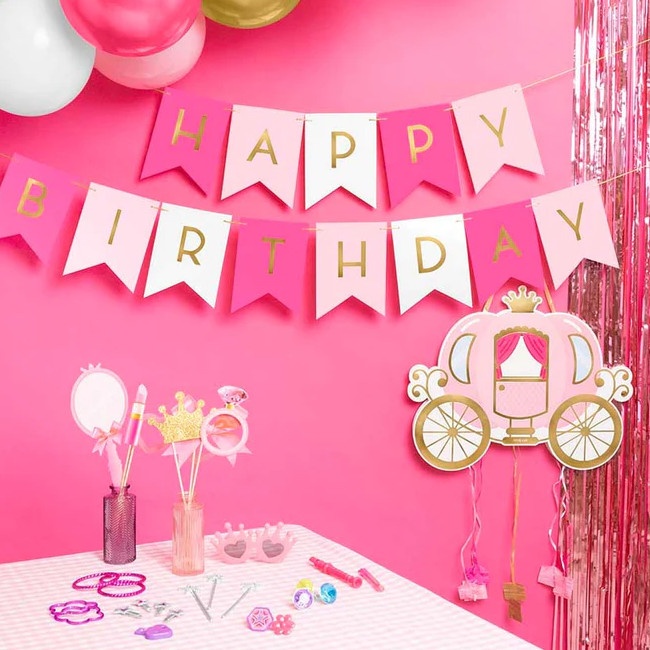 Linda piñata de carroza de princesas para adornar tu cumpleaños, agenda la  tuya! Si te gustó déjame tu comentario dale like y comparte…