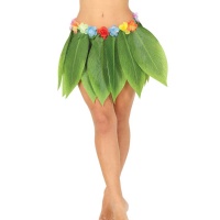 Falda hawaiana con hojas verdes