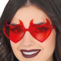 Gafas con corazones y cuernos de diablo