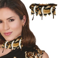Collar de troglodita con colmillos
