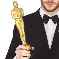 Estatuilla de cine dorada - 32 cm
