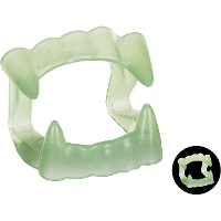Dientes de vampiro fosforescentes