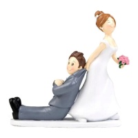 Figura para tarta de boda de novia arrastrando al novio de 19 cm