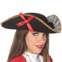 Sombrero de capitán pirata con lazo rojo