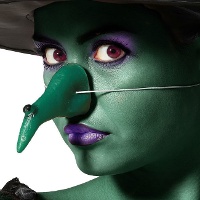 Nariz de bruja puntiaguda verde
