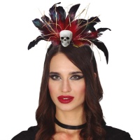 Diadema con plumas y calavera