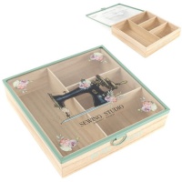 Costurero de madera con flores