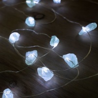 Guirnalda con luces led de minerales turquesa a pilas - 2,20 m