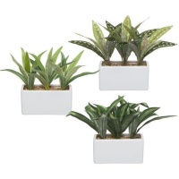 Planta artificial con macetero rectangular blanco surtida de 24 x 20 cm