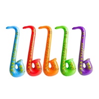 Saxofón hinchable colores surtidos de 83 cm