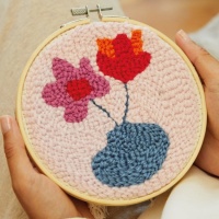 Kit de punch needle - Flores delicadas - DMC