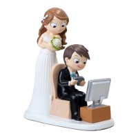 Figura para tarta de boda de novio jugando a videojuegos de 21 cm