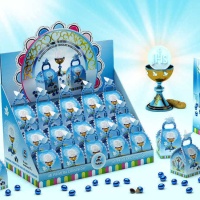 Cajas de comunión azul con almendras recubiertas de chocolate de 35 gr - Tukan - 15 unidades