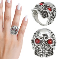 Anillo de calavera con ojos