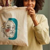 Kit de punch needle con caja regalo - Tote Bag retrato Live Art - DMC